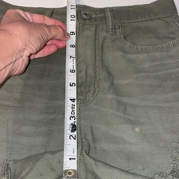 American Eagle Distressed khaki Green Highest Rise Mom Short | 00 - Picture 10 of 10
